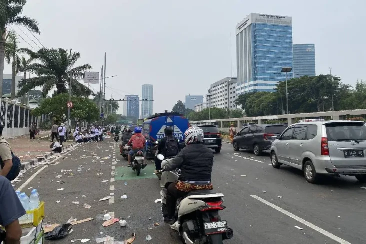 Aksi Demo Massa Apdesi...