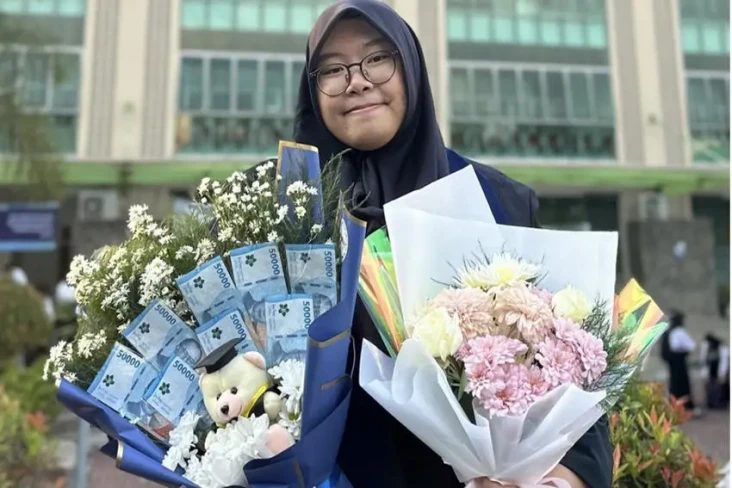 Perjalanan Sheila, Lulusan...