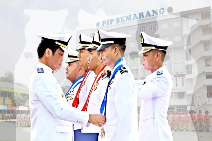 11 Universitas di Jawa...