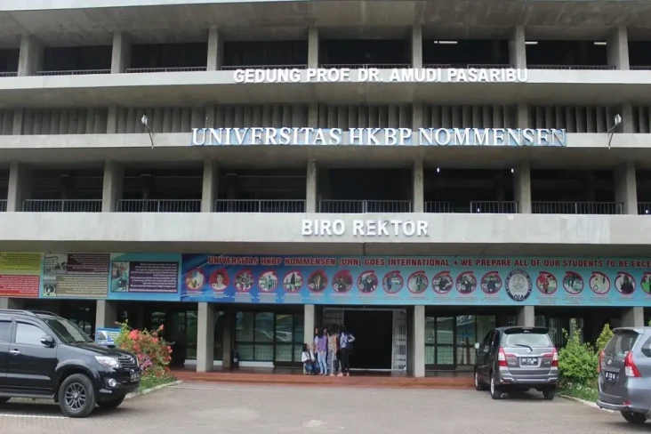 20 Universitas Swasta...