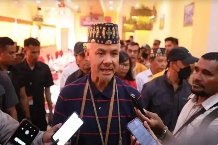 Ganjar Pranowo Bahas...