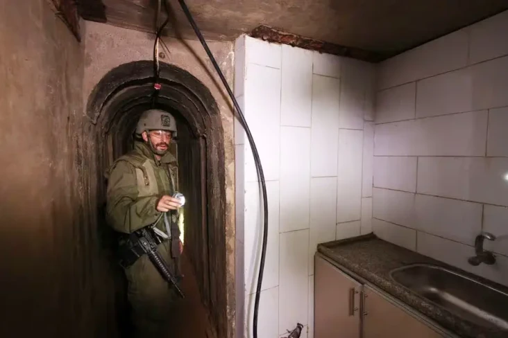 Tentara Israel Perlihatkan...