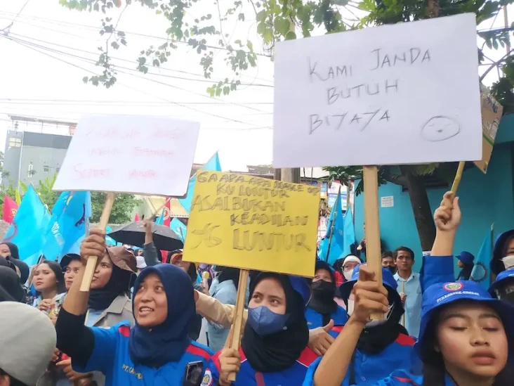 Buruh Ngotot Minta UMK...