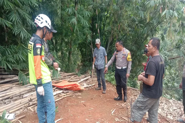 Mayat Bayi Perempuan...
