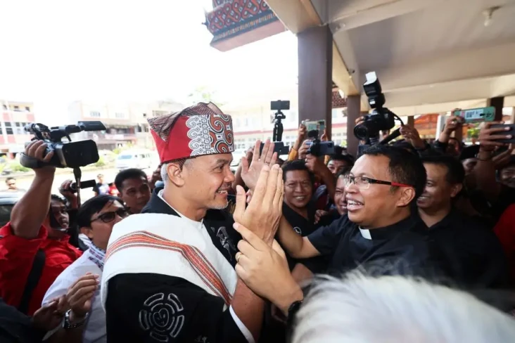 Lewat Passapu dan Ukiran...
