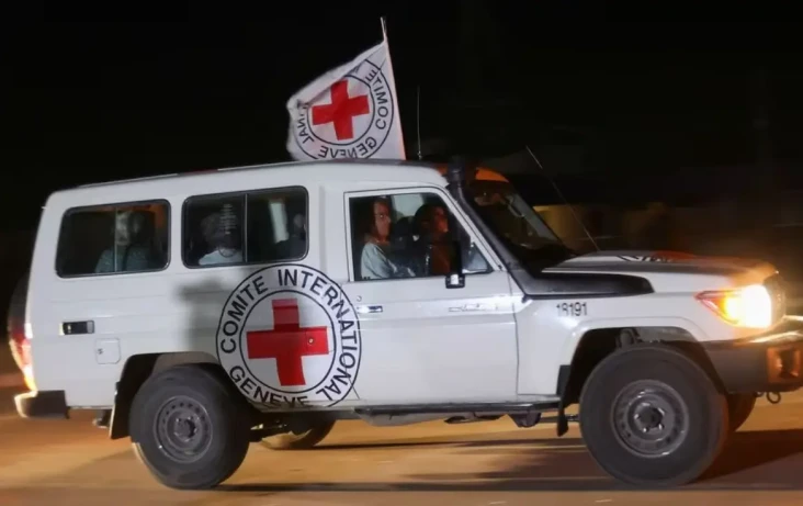 Hamas Bebaskan 24 Sandera...
