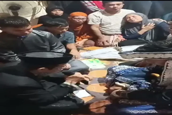 Viral! Pasangan Pengantin...