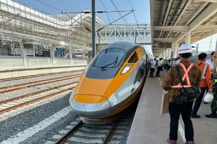 Proses Transaksi Kereta...