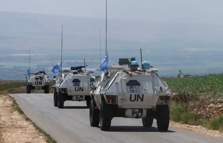 Israel Serang Patroli...