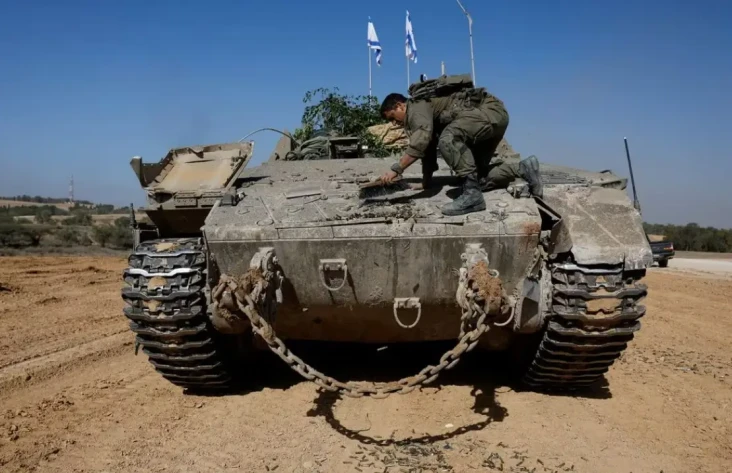 Israel Rampok Uang Senilai...