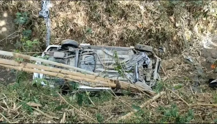 Minibus Terjun ke Jurang...