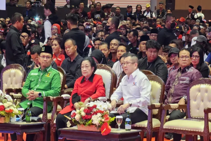 Megawati Ingin Ganjar-Mahfud...