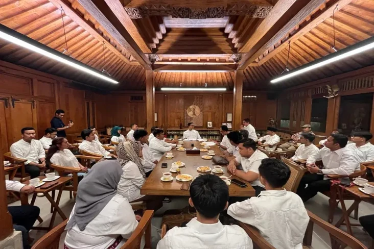 Temui Anies Baswedan,...
