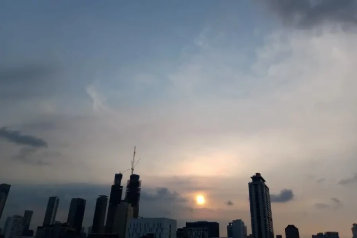 Cuaca Sebagian Besar...
