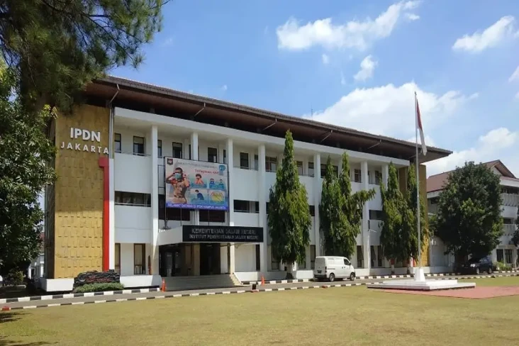 7 Sekolah Kedinasan...