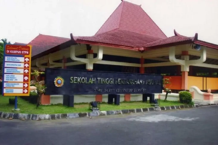33 Sekolah Kedinasan...
