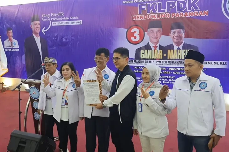 1.000 Eks Relawan Prabowo-Gibran...