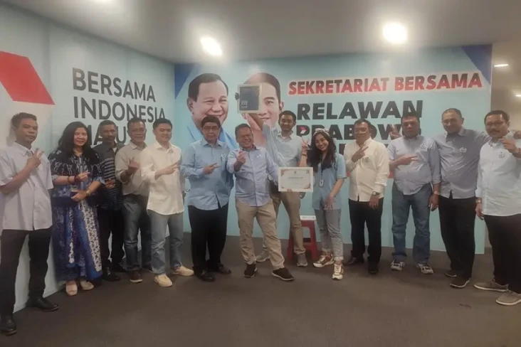 Organisasi Bikinan Maruf...
