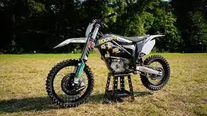 Husqvarna EE18, Motor...