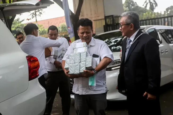 Fenomena Tersangka Kembalikan...