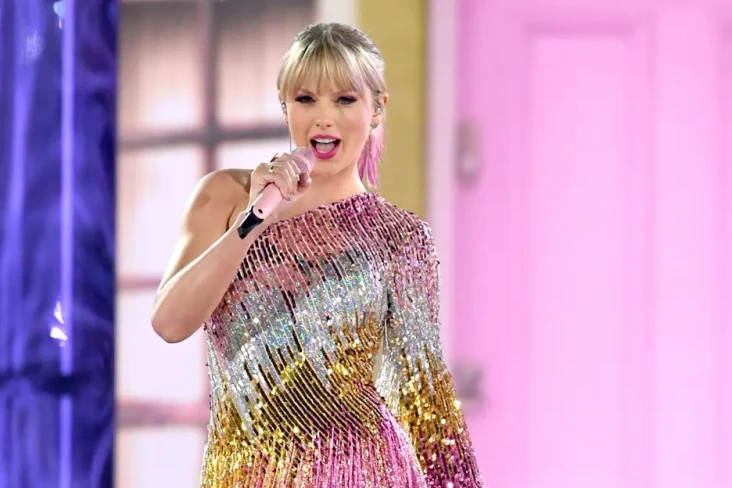 Taylor Swift Temui Keluarga...
