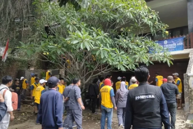 PN Malang Eksekusi Rumah...