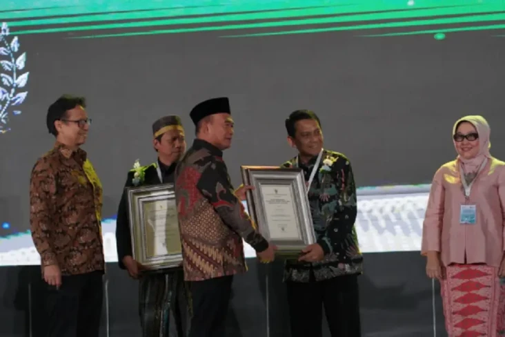176 Daerah Raih Penghargaan...