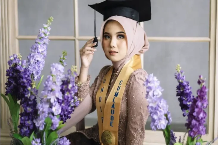 Kenalan dengan Devina,...