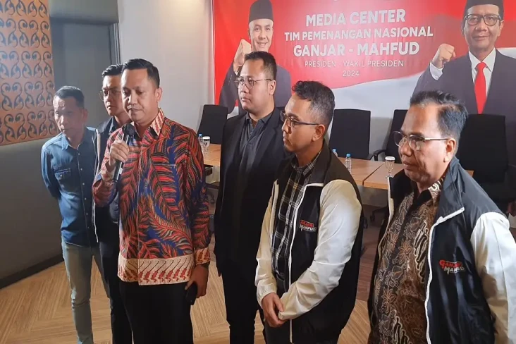 Tim Hukum TPN Ganjar-Mahfud...