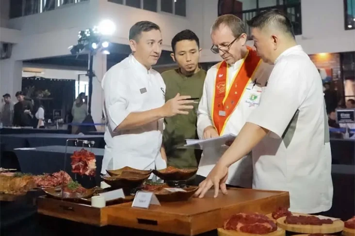 Tingkatkan Pengetahuan...