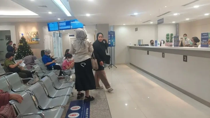 Komitmen Allianz Menjadi...