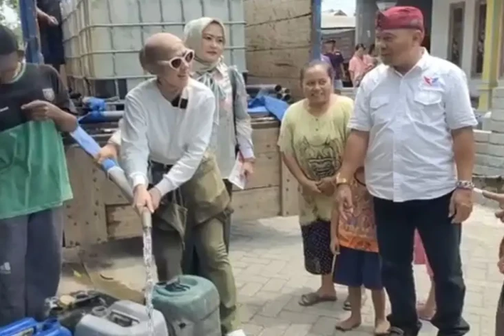 Warga Kediri Alami Krisis...