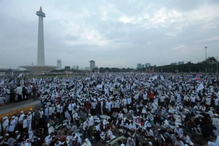 Ada Munajat 212 di Monas,...