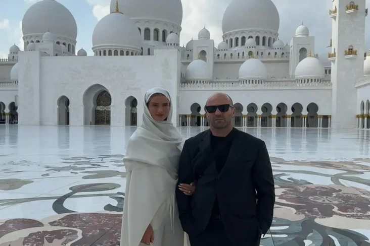 Istri Jason Statham...