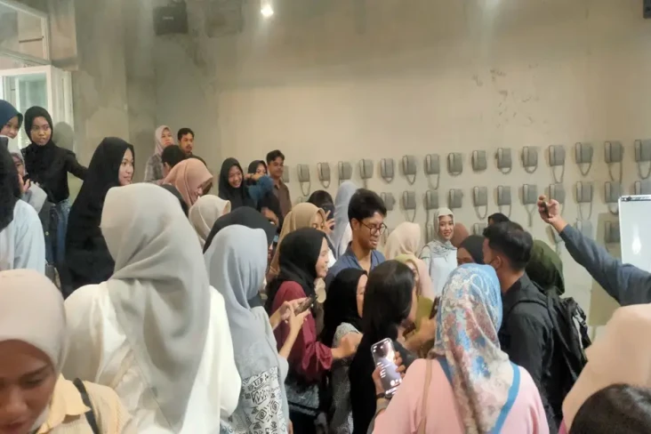 Hadir di Makassar, Alam...