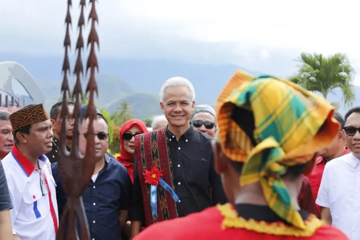 Antusias Sambut Ganjar,...