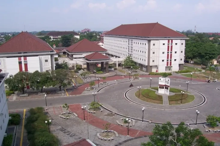 20 Universitas Terbaik...