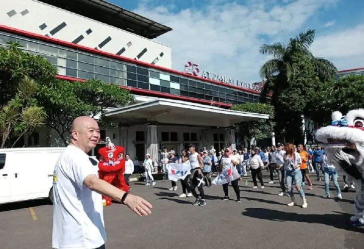 Senam Bareng Warga Bandung,...