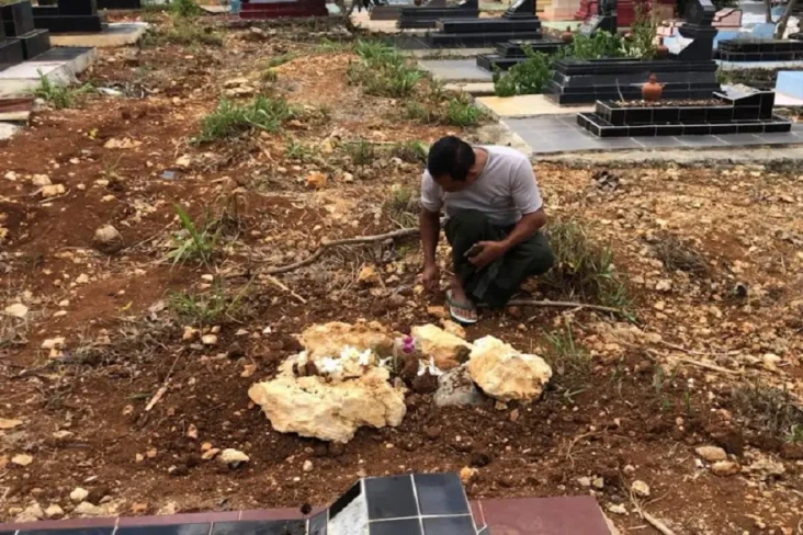 Gempar! Kuburan Baru...