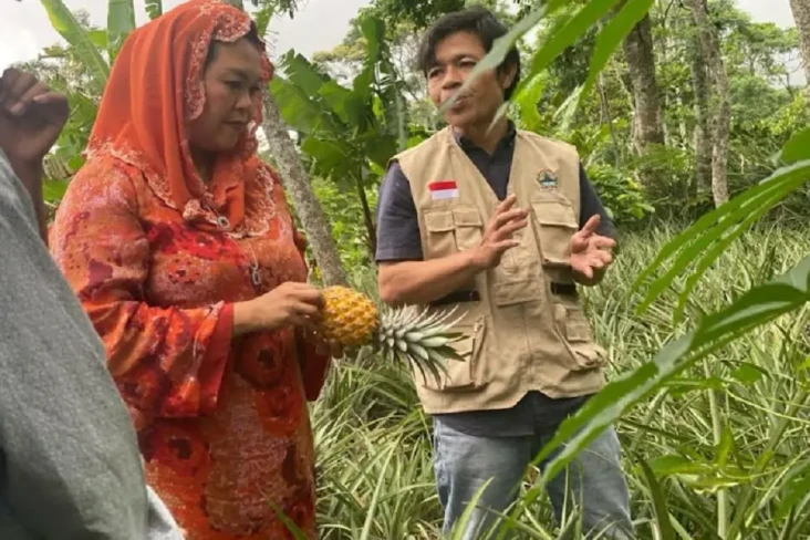 Yenny Wahid Bawa Pesan...