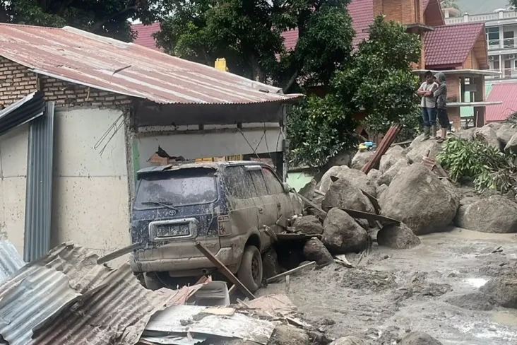 Banjir Bandang-Longsor...