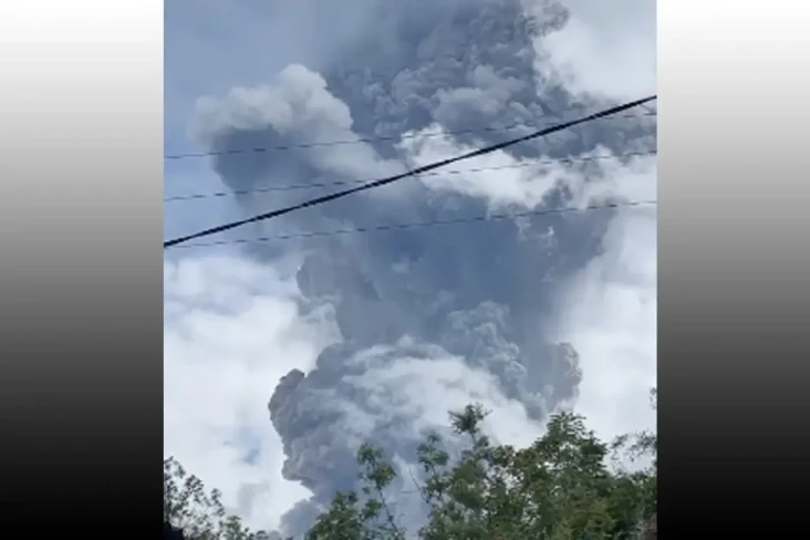 Gunung Marapi Erupsi,...