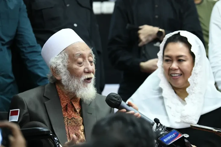 Yenny Wahid: Abuya Muhtadi...