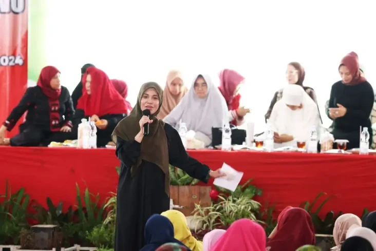 Siti Atikoh Ganjar Sebut...
