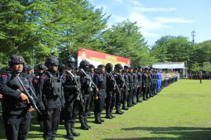 Bantu Evakuasi Korban...