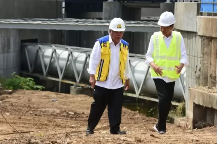 Kritik Proyek yang Dibangun...
