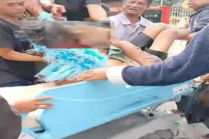 Truk Pengangkut Rombongan...