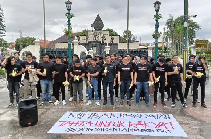 Mahasiswa Gelar Mimbar...