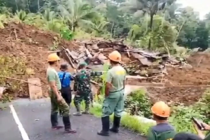 Memilukan, Mahasiswa...