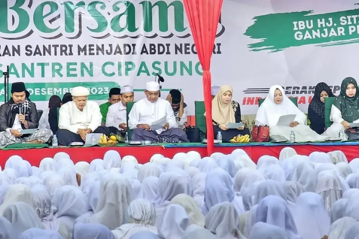 Santri dan Kiai Ponpes...